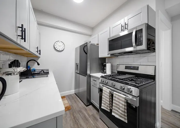 4Br 1Bh Apt In South Boston Near Old Harbor Beach